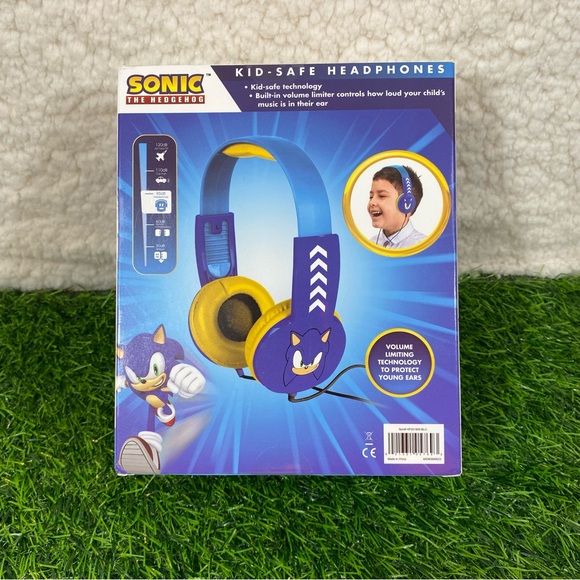 Sonic The Hedgehog Headphones With Volume Control for Ages 3 Up Blue and Yellow - Picture 5 of 8